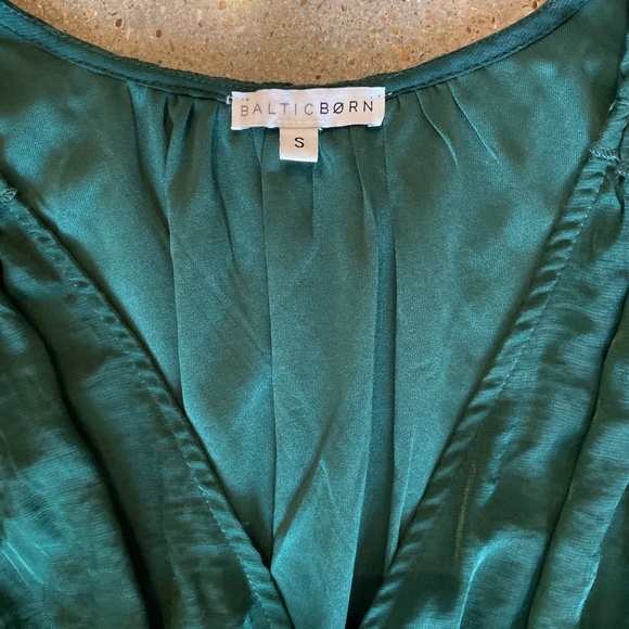 Baltic Born Emerald Green Flutter Sleeve Maxi Dress - Size Small - Picture 7 of 9